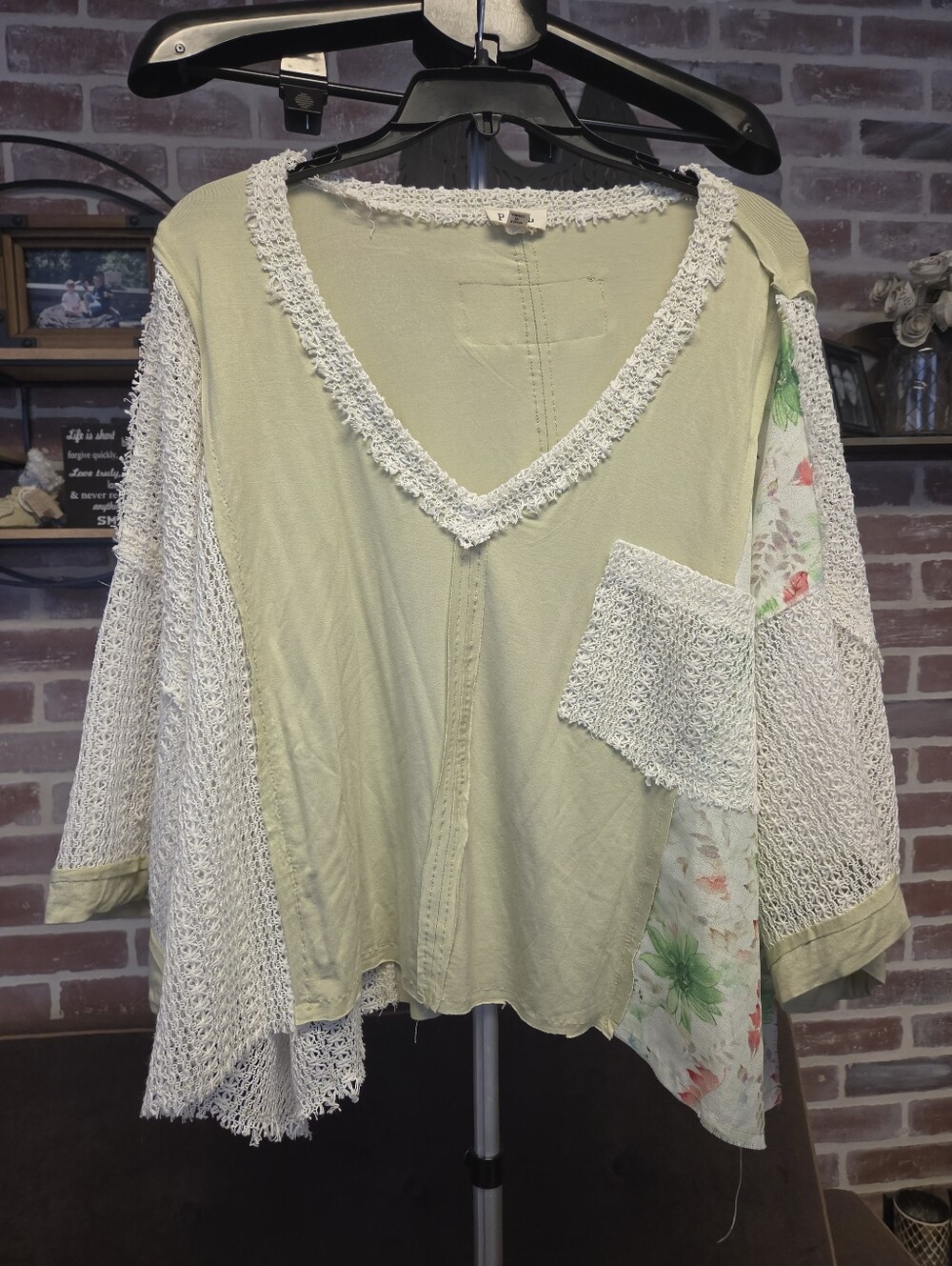 POL Boho Lace-Trim V-Neck Women's Top - Sage Green